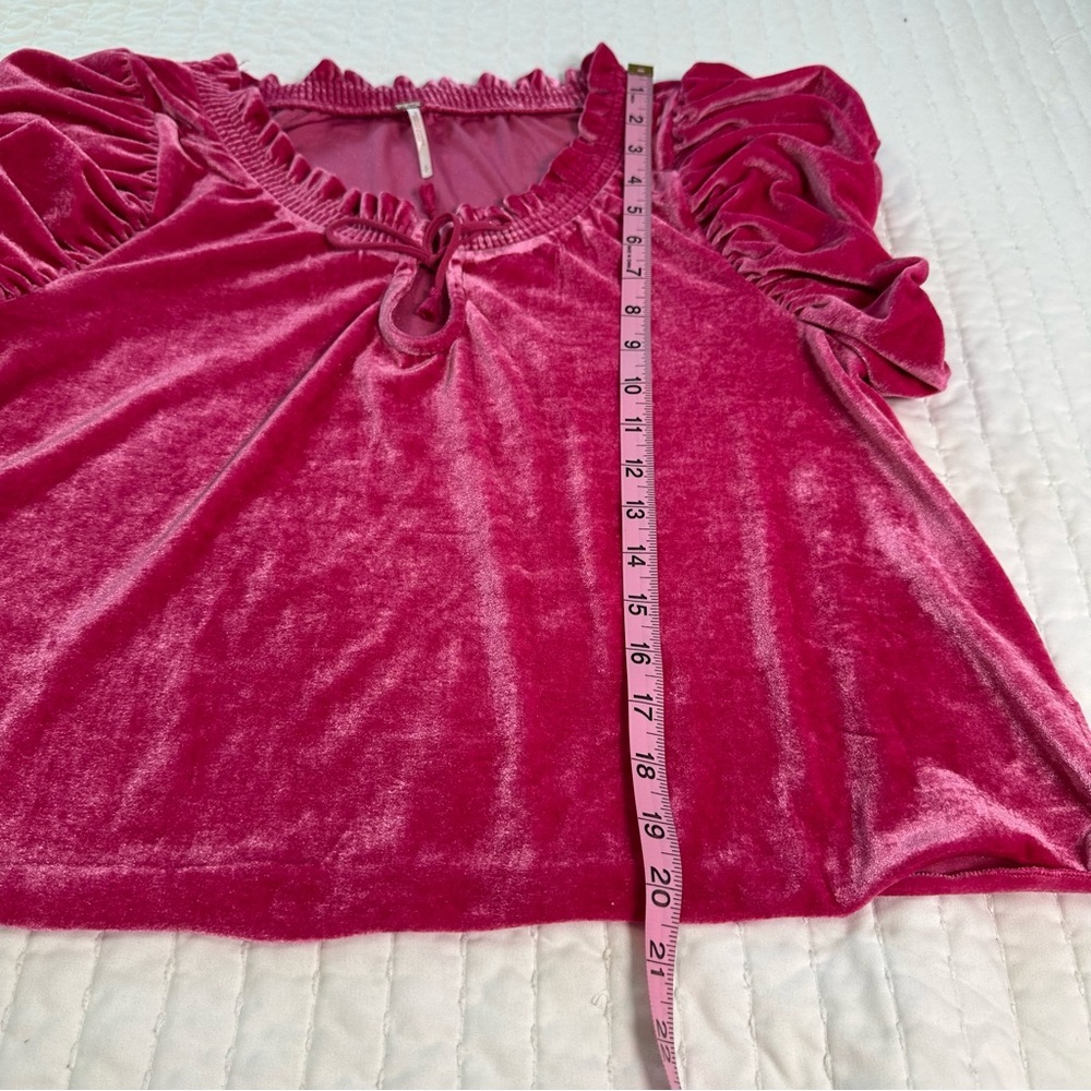 Free People Fuchsia Crop Top Terese Velvet Shorts Puff Sleeve Keyhole Tie Neck - Picture 4 of 16
